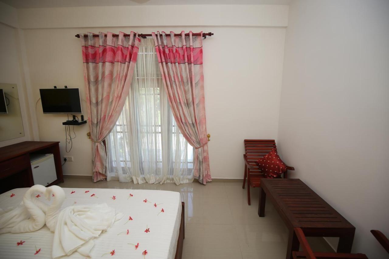 Yala Safari Village Maha Akurugoda Luaran gambar